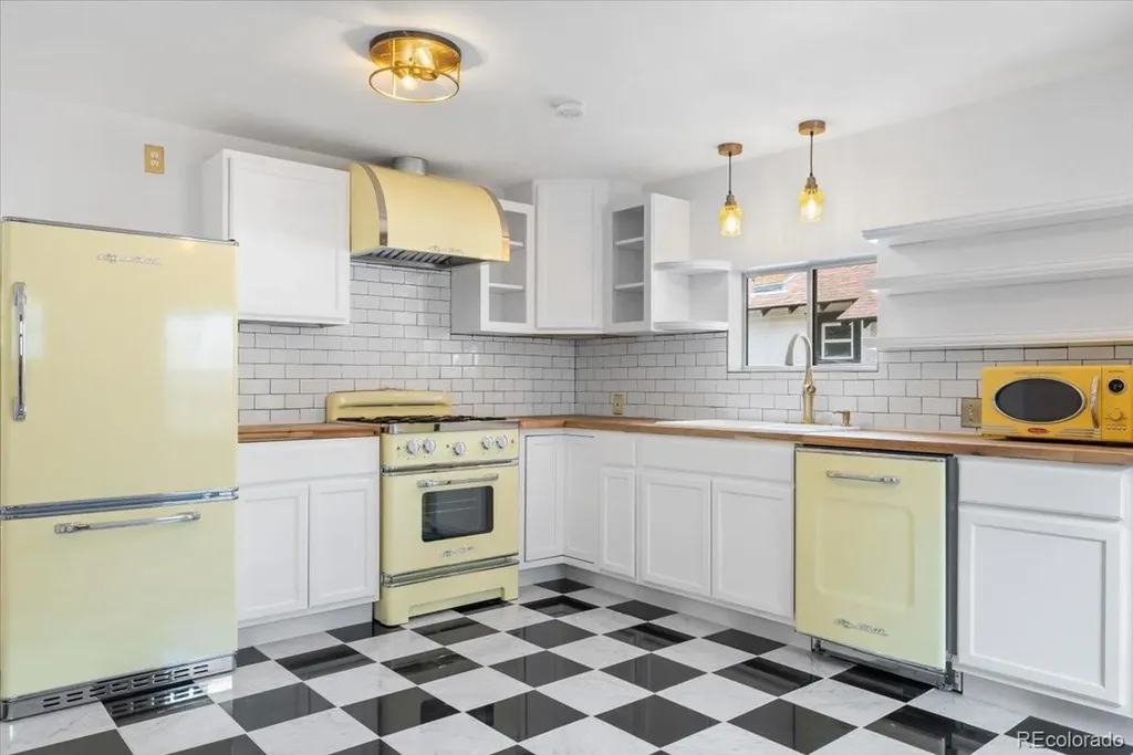 129 Ruxton Avenue Manitou Springs CO 80829