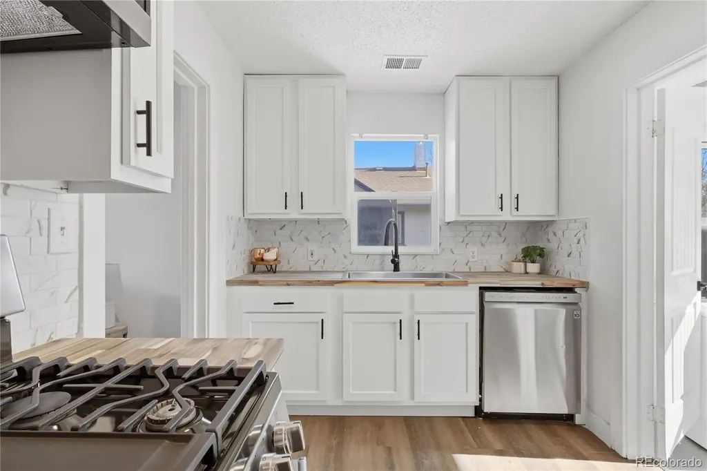 1334 Havana Street Aurora CO 80010