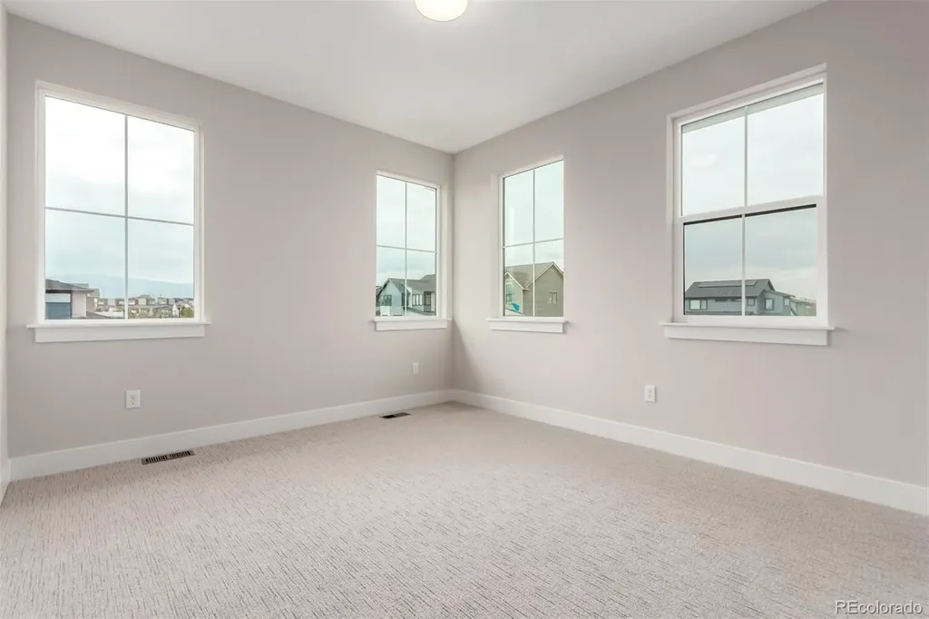 5611 Wheaton Avenue Longmont CO 80503