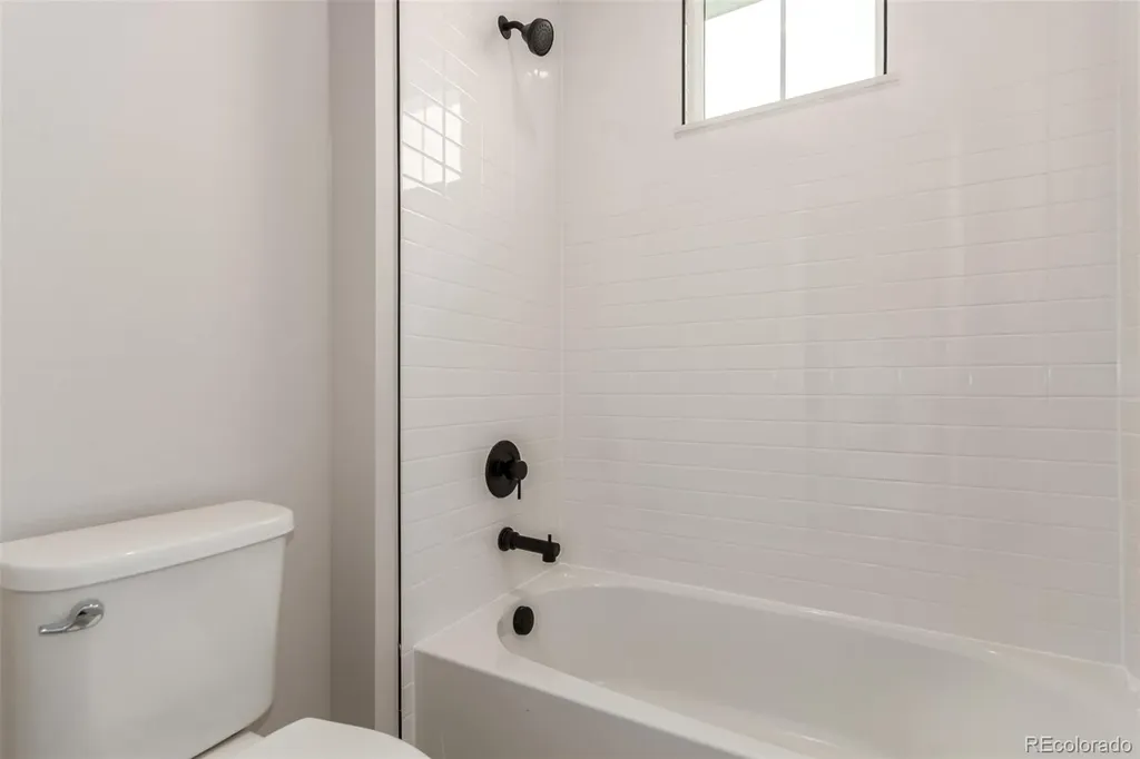 5611 Wheaton Avenue Longmont CO 80503