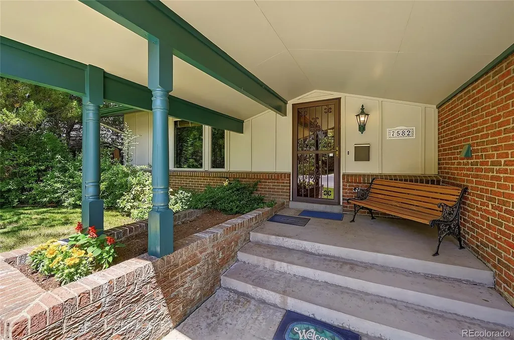 7582 S Ames Way Littleton CO 80128