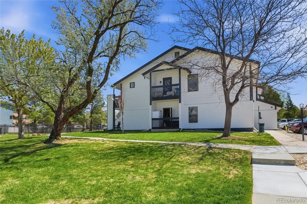 532 Oakwood Drive Castle Rock CO 80104