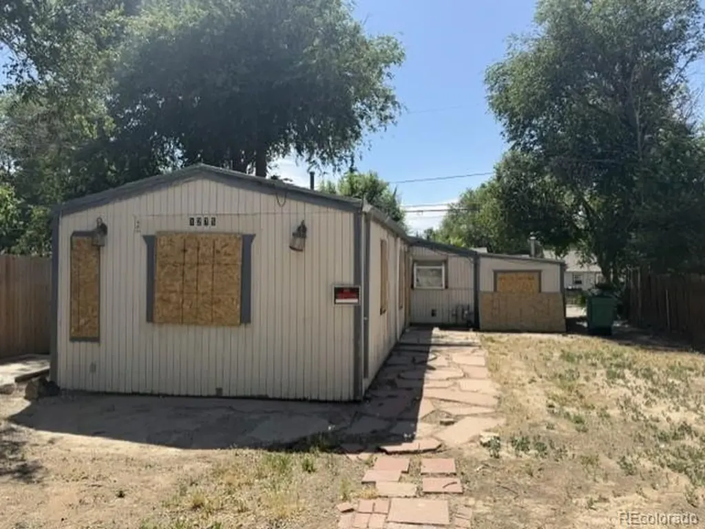 1275 Iola Street Aurora CO 80010