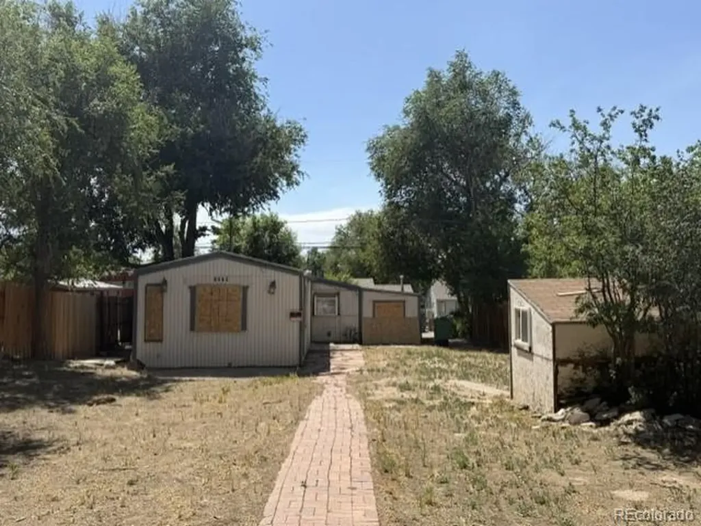 1275 Iola Street Aurora CO 80010