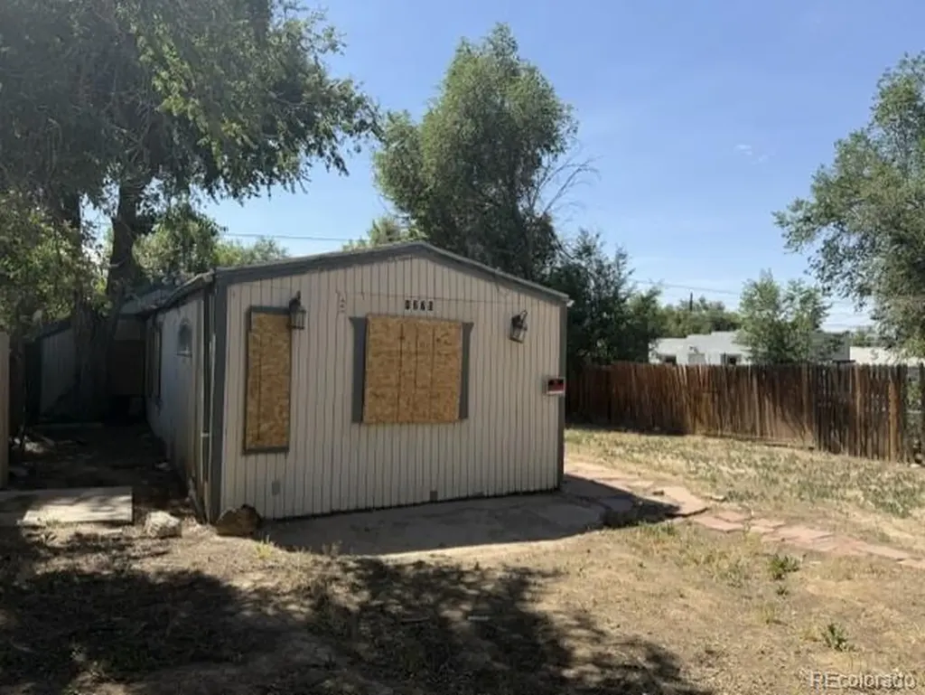 1275 Iola Street Aurora CO 80010