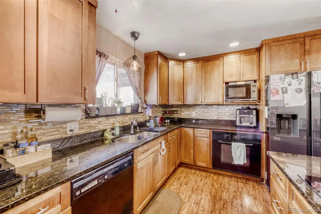 10940 Dahlia Way Thornton CO 80233