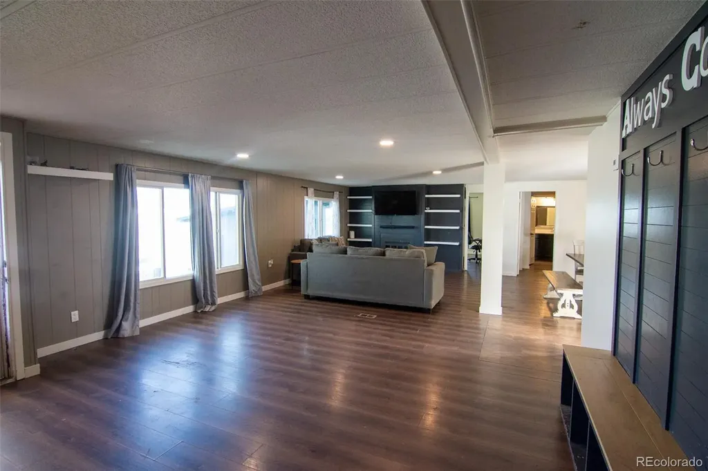4210 E 100 Th Avenue Thornton CO 80229
