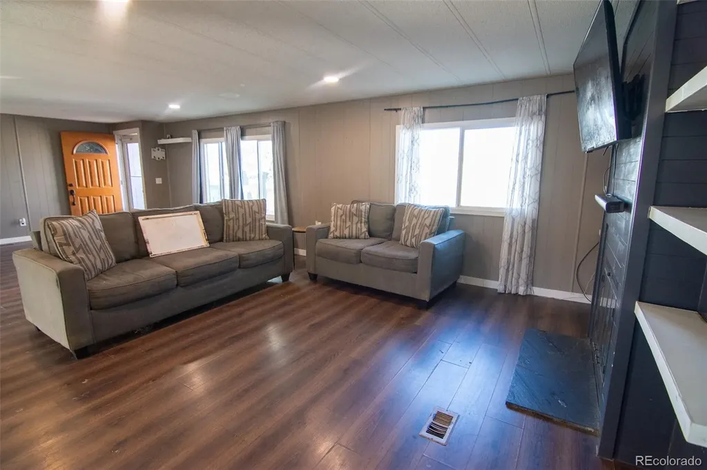 4210 E 100 Th Avenue Thornton CO 80229