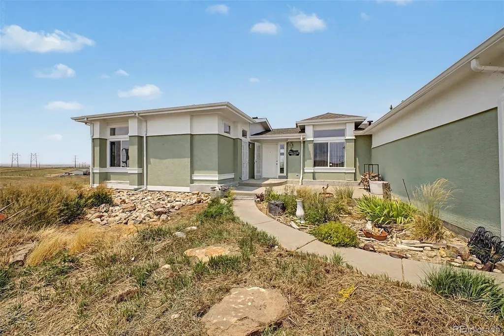 81807 E County Road 22 Deer Trail CO 80105