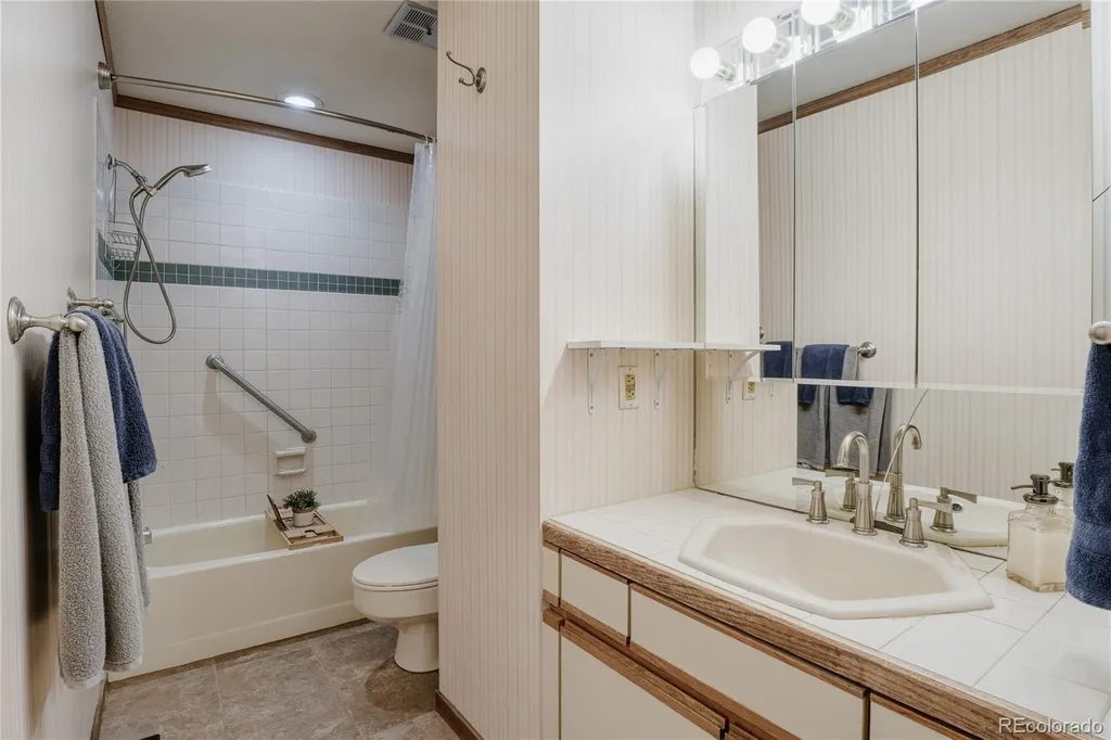 254 Zang Street Lakewood CO 80228