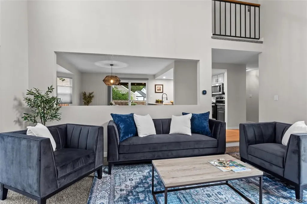 1034 W Peakview Circle Littleton CO 80120