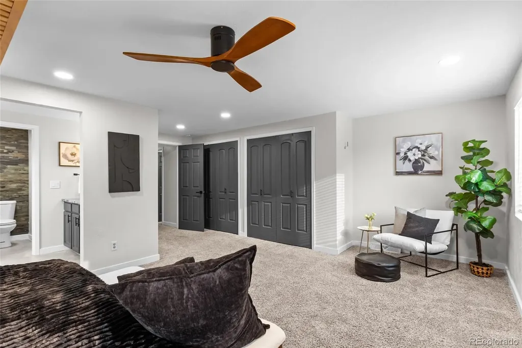 1034 W Peakview Circle Littleton CO 80120