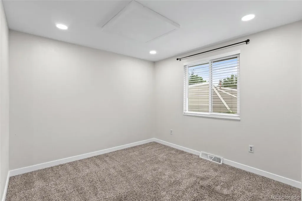 1034 W Peakview Circle Littleton CO 80120