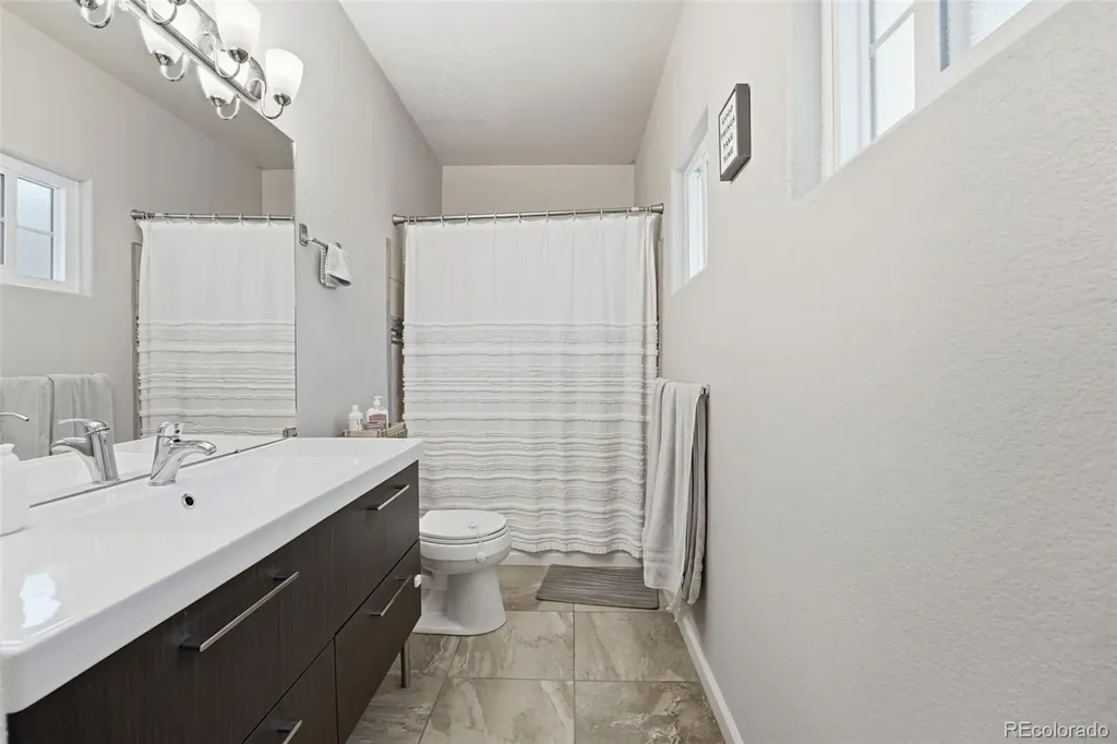 1672 W Canal Circle Littleton CO 80120
