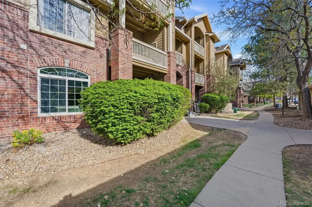 1672 W Canal Circle Littleton CO 80120