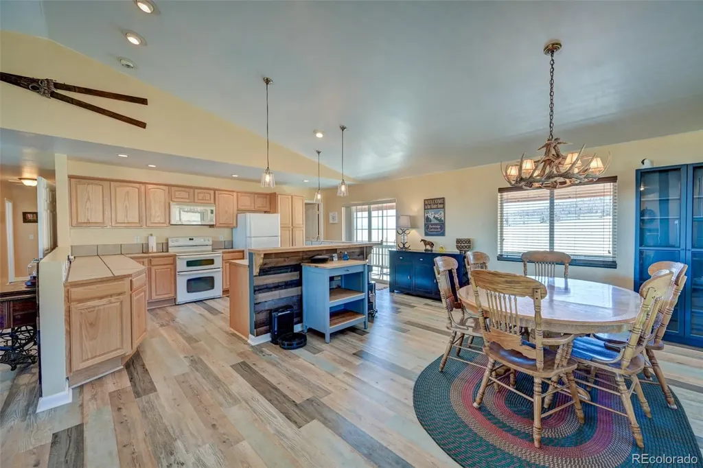 8608 Ranch Road Hartsel CO 80449
