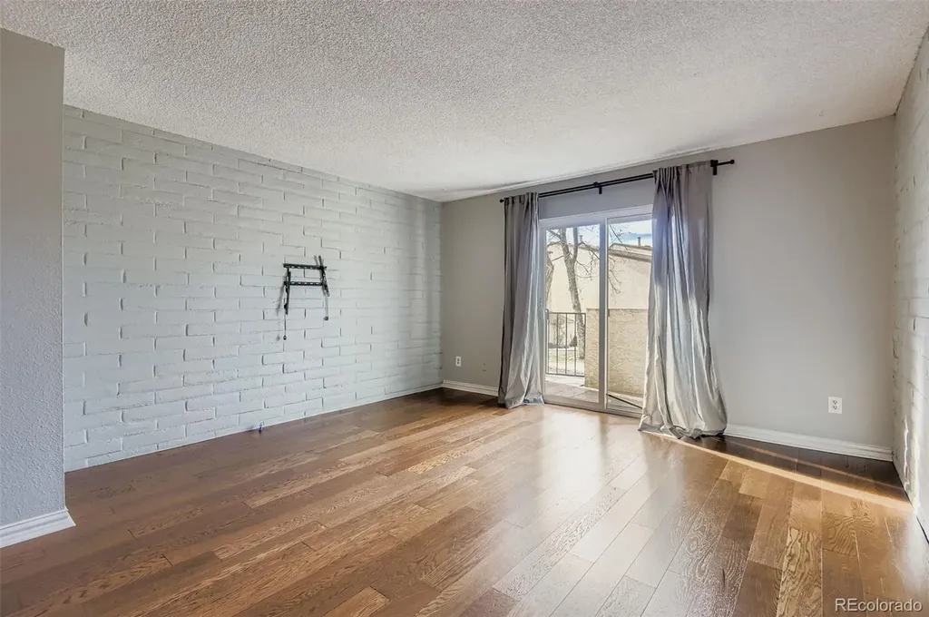 1060 S Parker Road Denver CO 80231