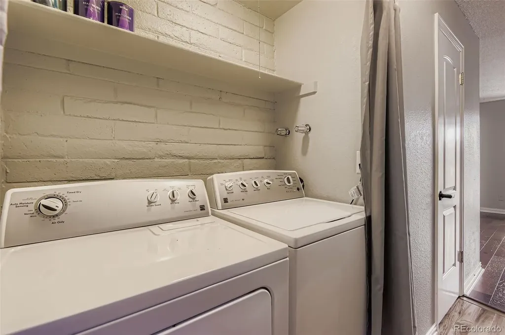 1060 S Parker Road Denver CO 80231
