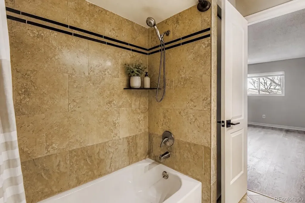 1060 S Parker Road Denver CO 80231