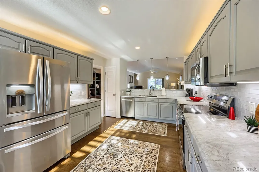 9435 High Cliffe Street Littleton CO 80129