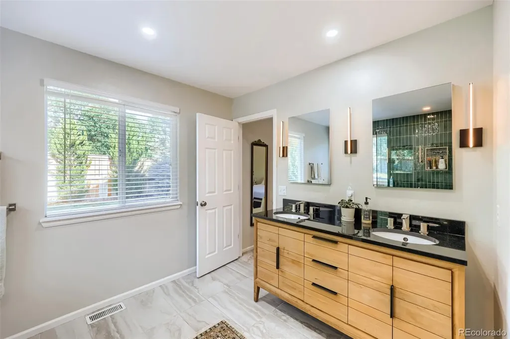 9435 High Cliffe Street Littleton CO 80129