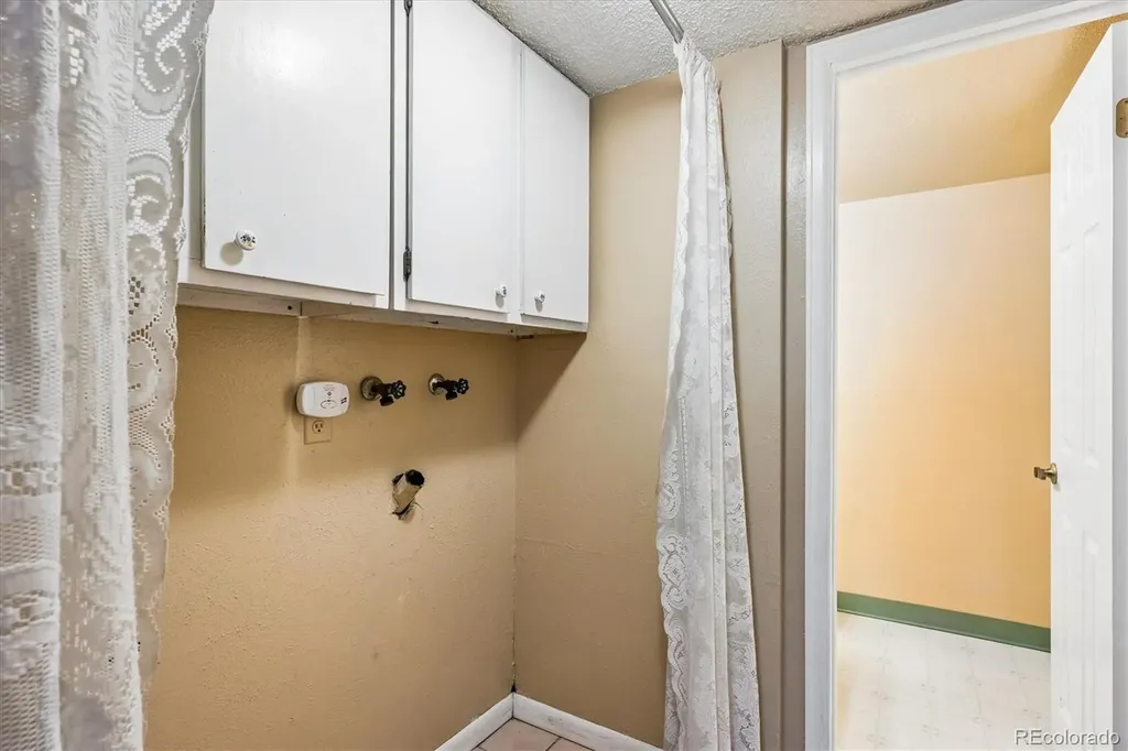 7618 S Holland Way Littleton CO 80128
