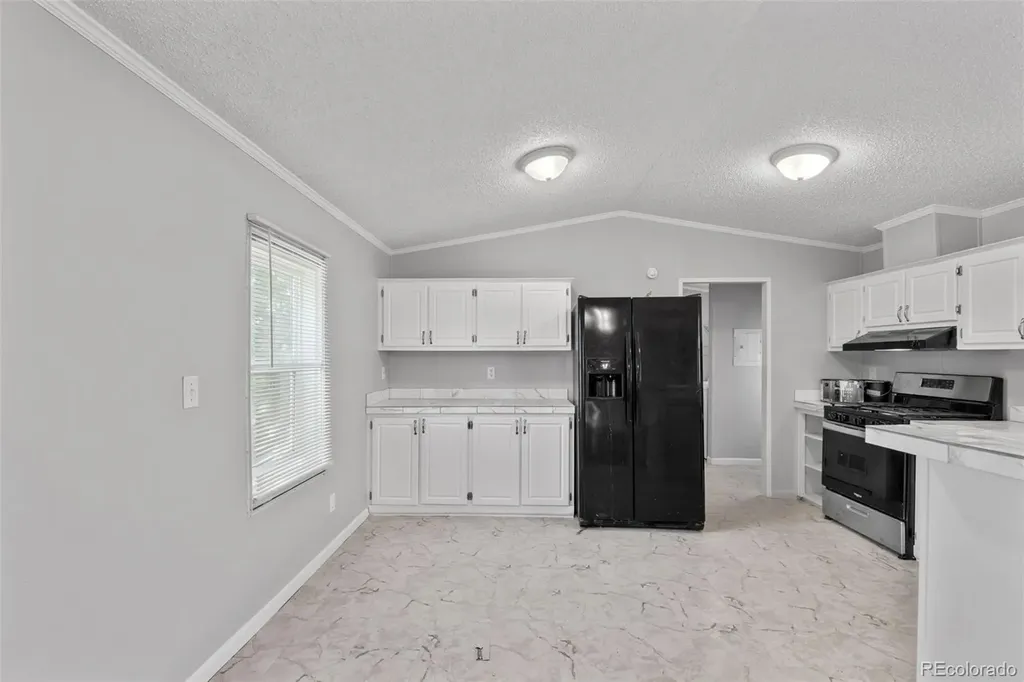1095 Western Drive Colorado Springs CO 80915