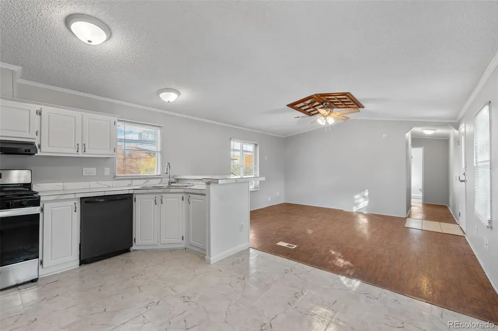 1095 Western Drive Colorado Springs CO 80915