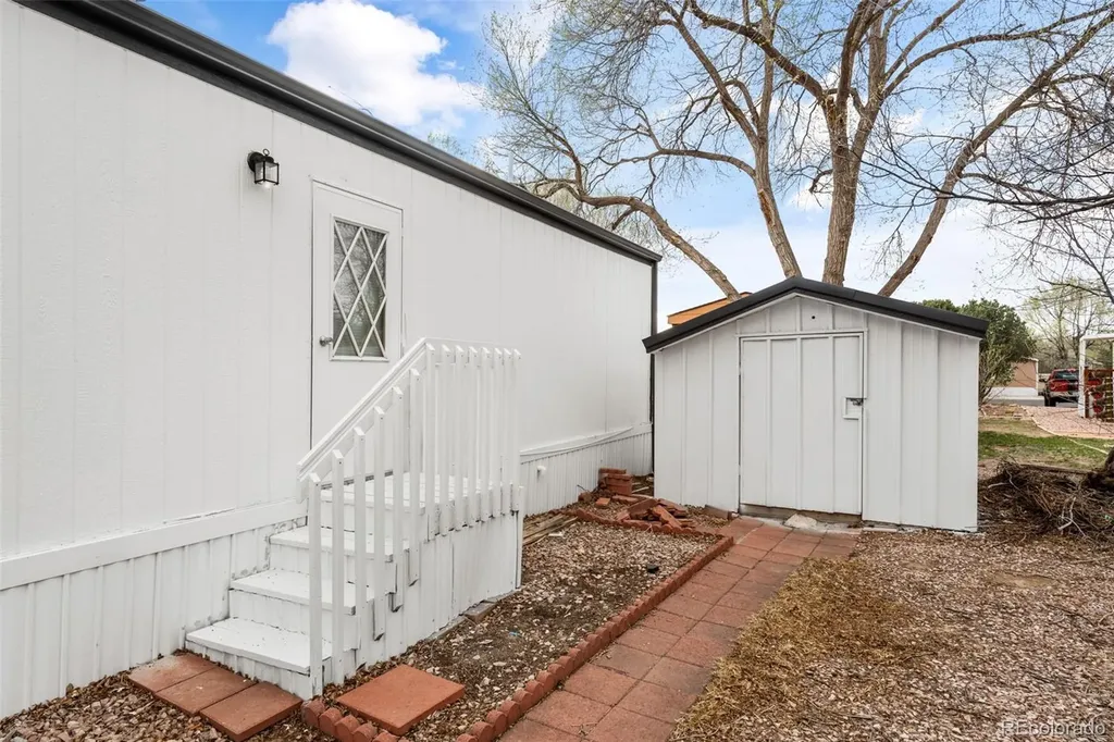 1095 Western Drive Colorado Springs CO 80915