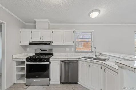 1095 Western Drive Colorado Springs CO 80915