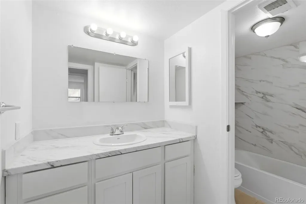 3868 S Fraser Street Aurora CO 80014