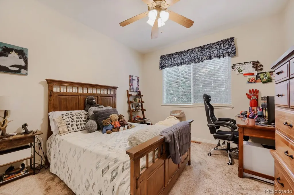537 Peregrine Circle Longmont CO 80504