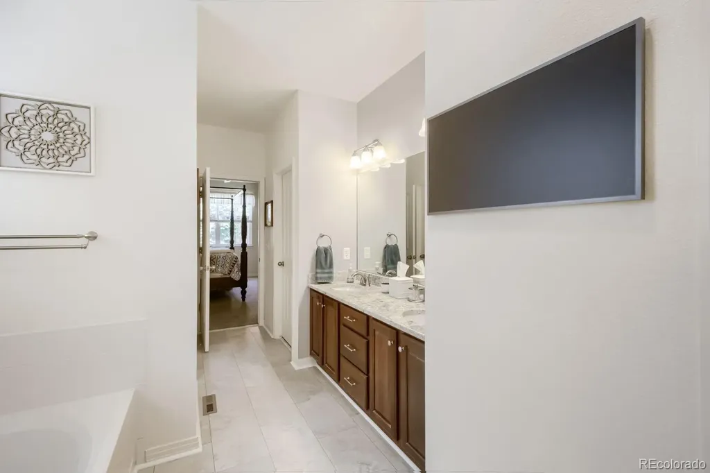 537 Peregrine Circle Longmont CO 80504
