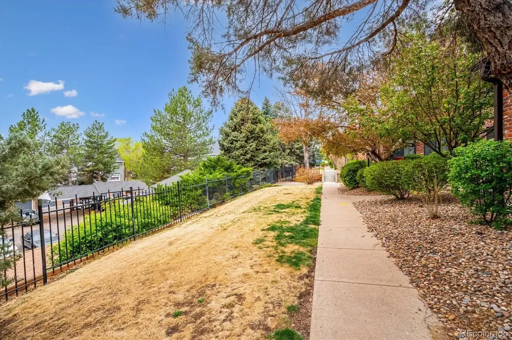 844 S Vance Street Lakewood CO 80226
