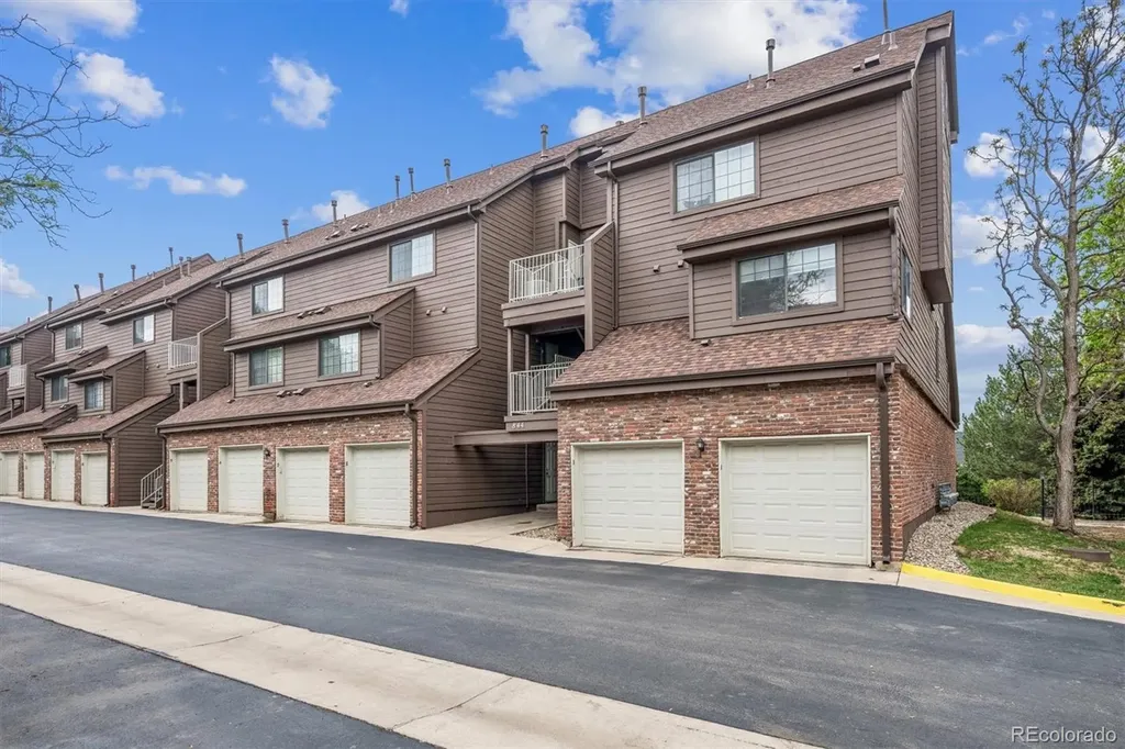 844 S Vance Street Lakewood CO 80226