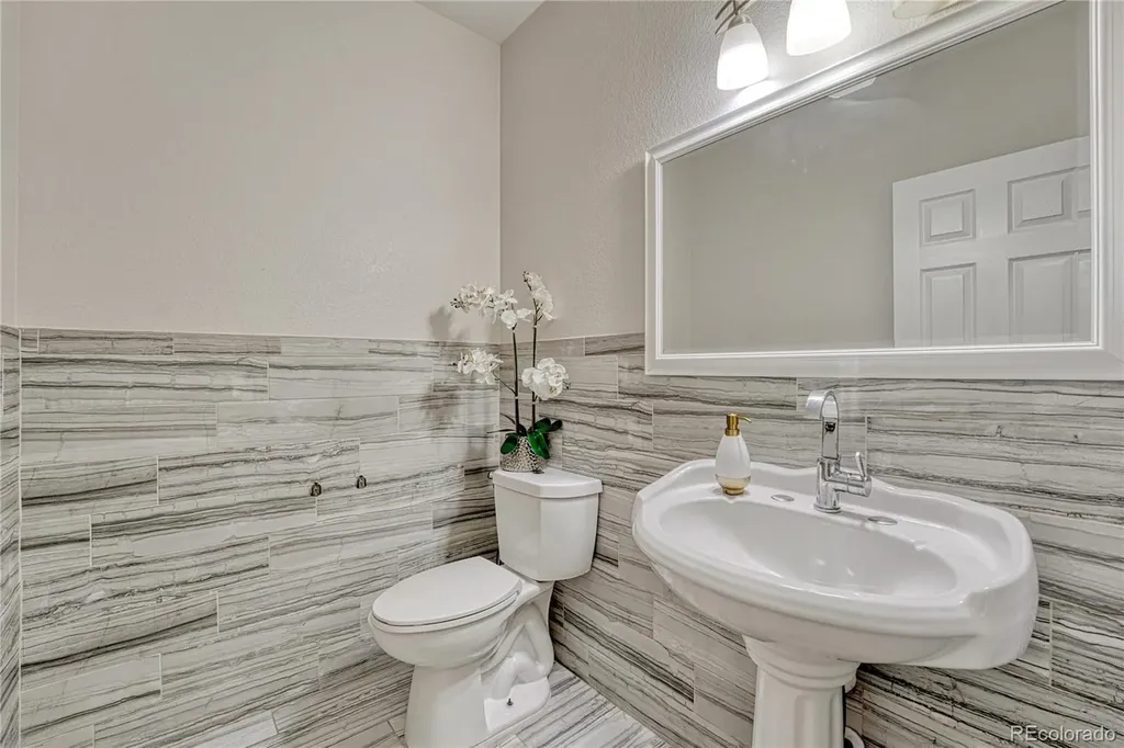 5050 S Riviera Court Aurora CO 80015