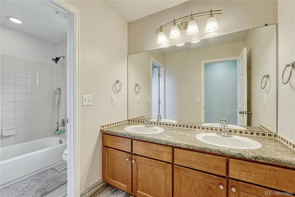 5050 S Riviera Court Aurora CO 80015