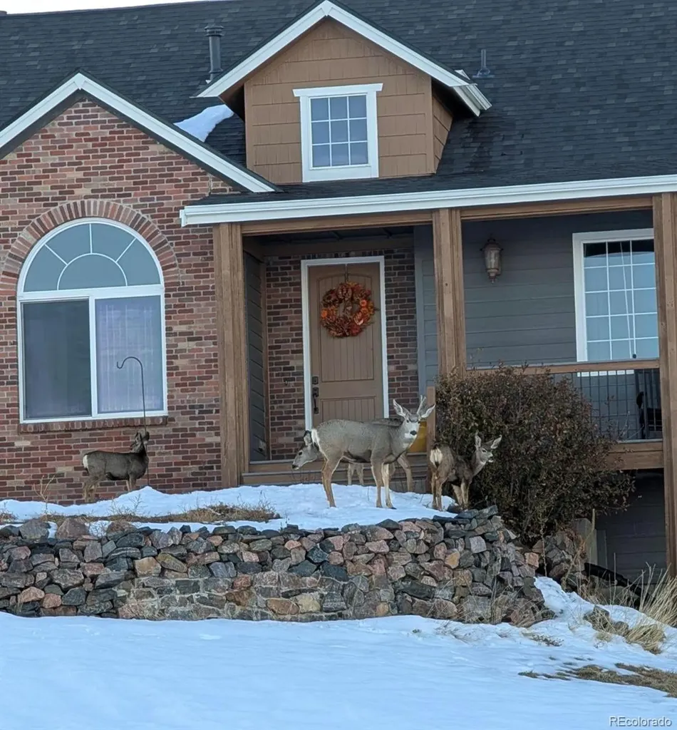 625 Coyote Trail Elizabeth CO 80107