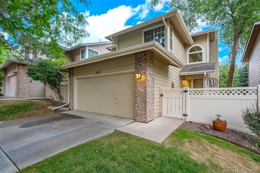 2077 E Phillips Place Littleton CO 80122