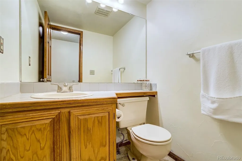 2077 E Phillips Place Littleton CO 80122