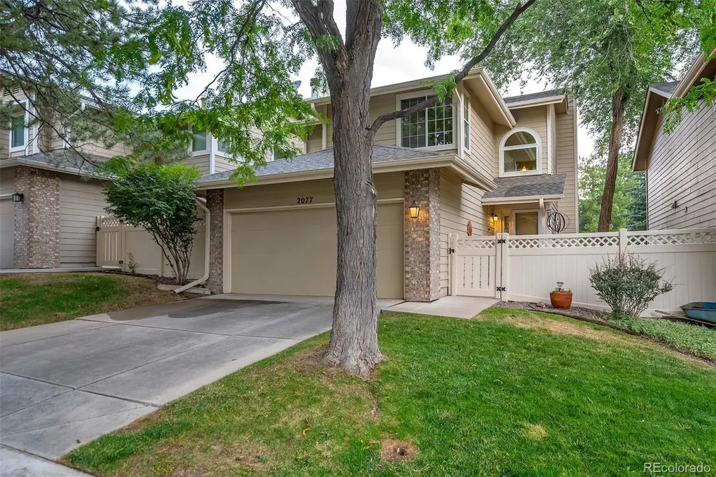 2077 E Phillips Place Littleton CO 80122
