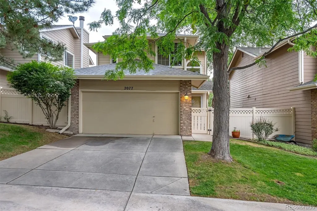 2077 E Phillips Place Littleton CO 80122