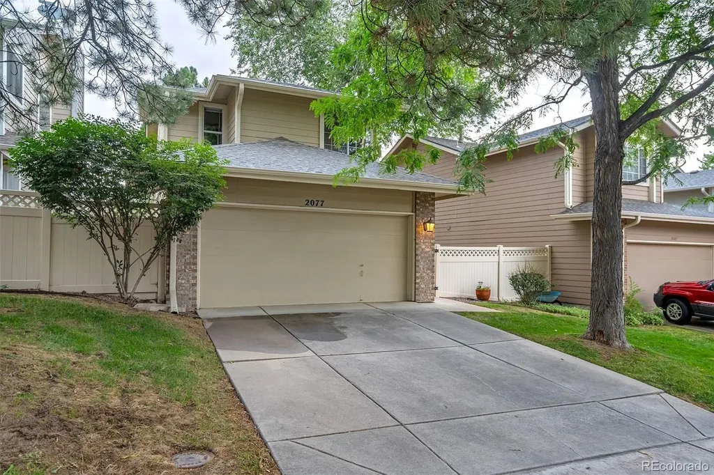 2077 E Phillips Place Littleton CO 80122