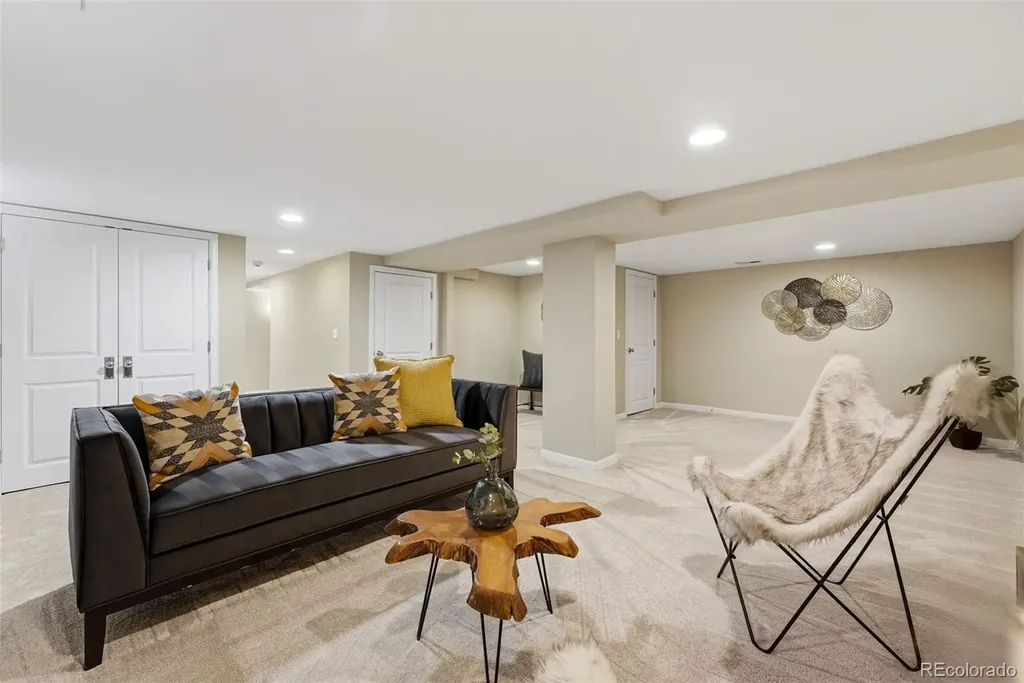 758 Elizabeth Street Denver CO 80206