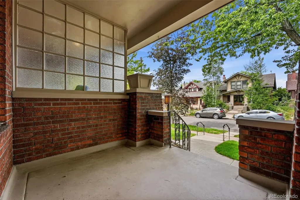 758 Elizabeth Street Denver CO 80206