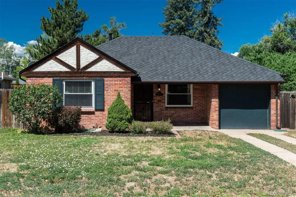 1211 Jasmine Street Denver CO 80220