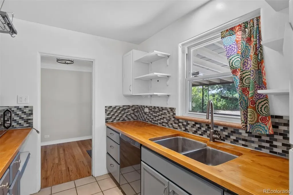 1211 Jasmine Street Denver CO 80220