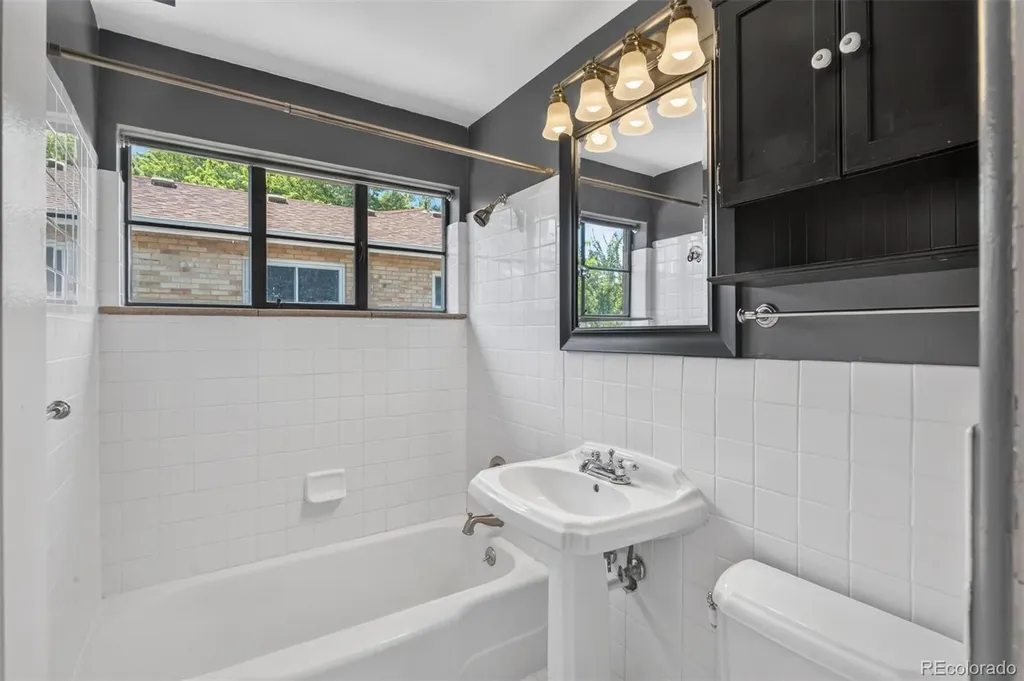 1211 Jasmine Street Denver CO 80220