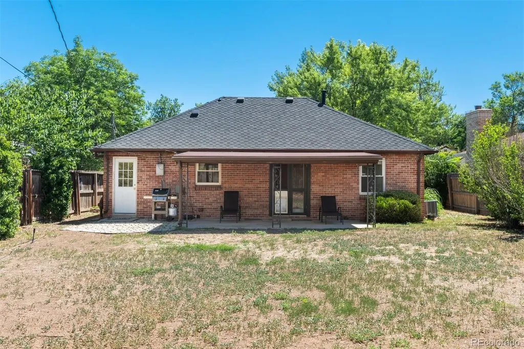 1211 Jasmine Street Denver CO 80220
