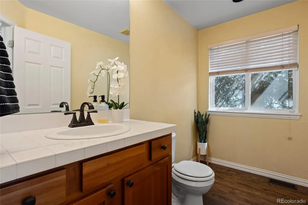 1011 S Valentia Street Denver CO 80247